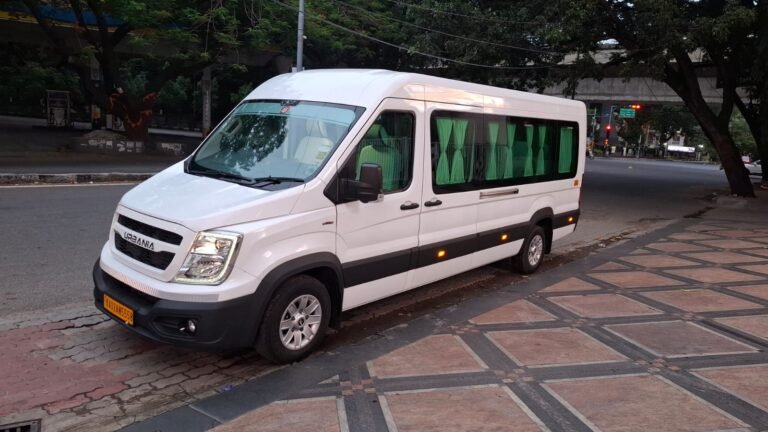 Urbania minibus for comfortable group journeys